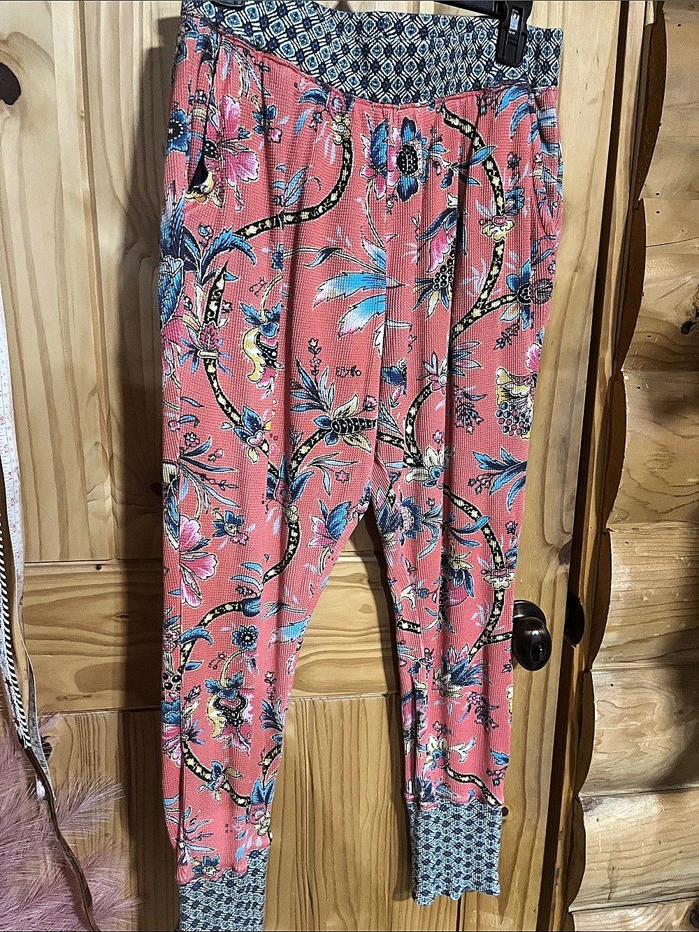 Sundance Floral Printed Leggings in Pink & Blue Size Small